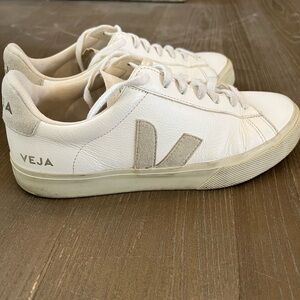 Veja Campo Extra White/Natural Suede. Size 40.